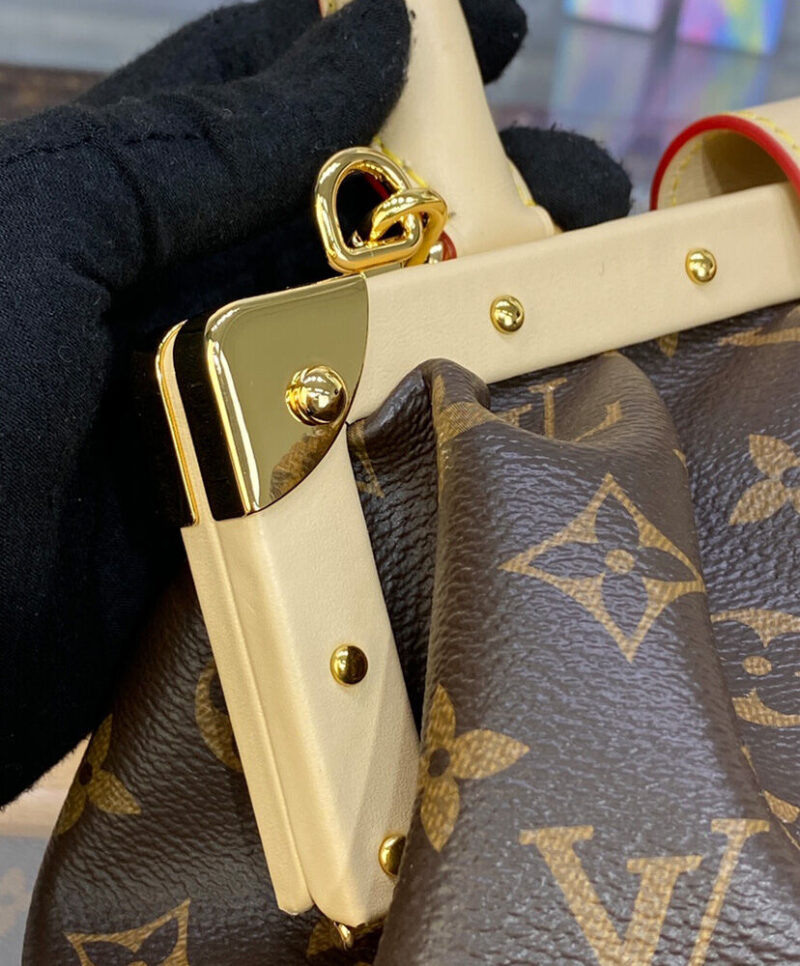 Louis Vuitton Monogram Clutch M46544 Brown